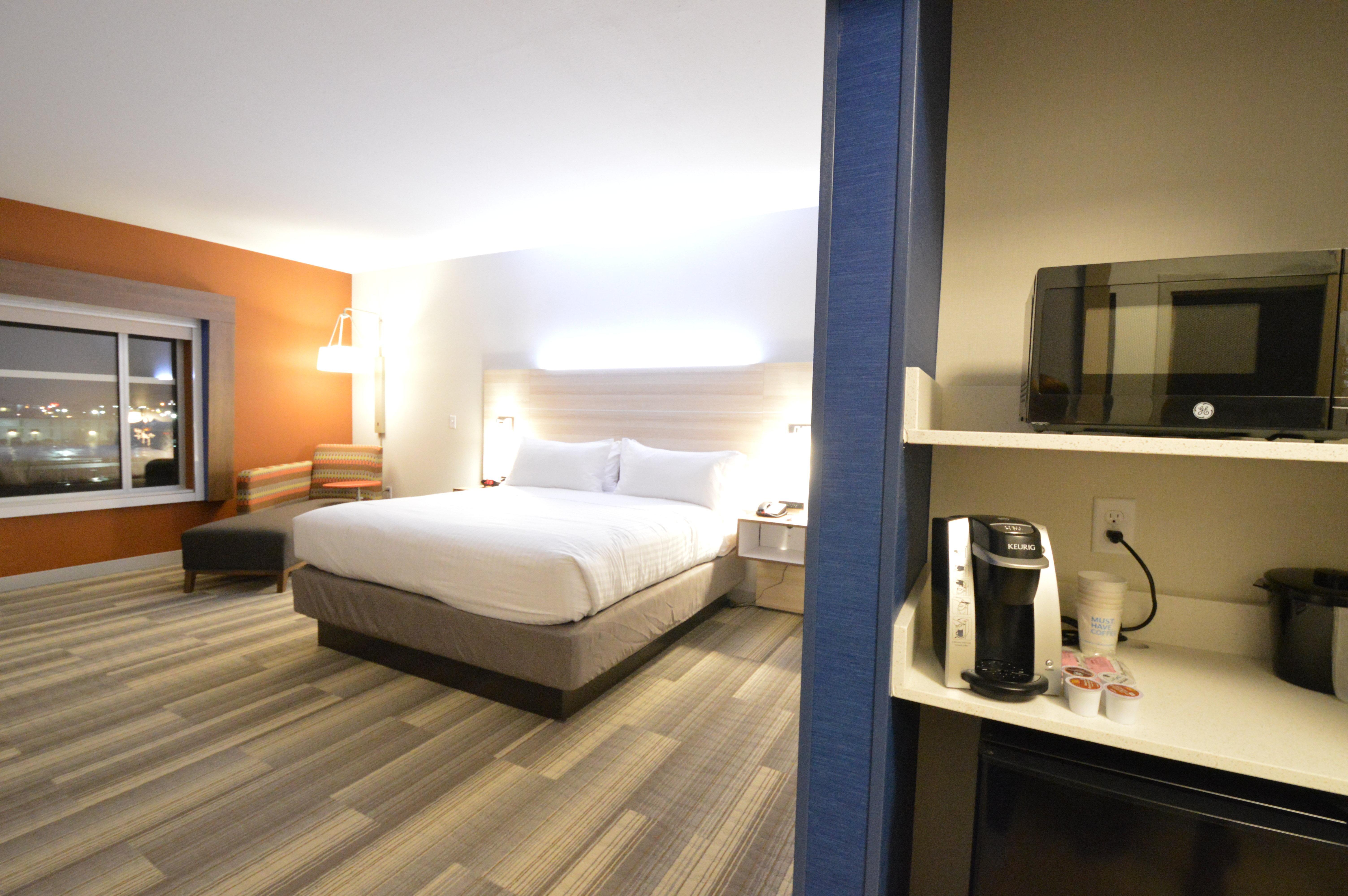 Holiday Inn Express & Suites Toledo West By Ihg מראה חיצוני תמונה